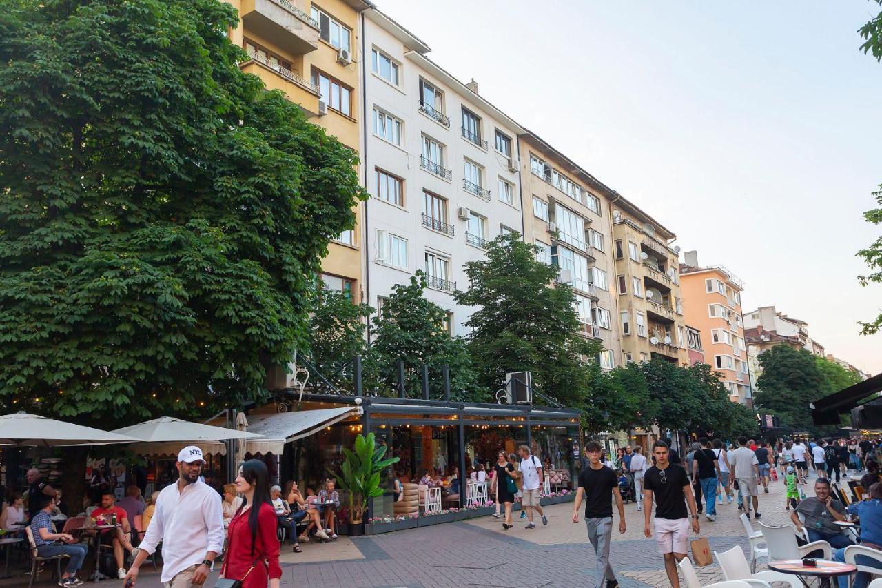 Central Vitosha Apartment Sofia Bagian luar foto