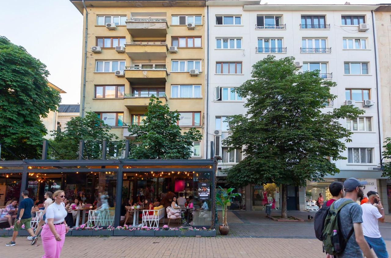 Central Vitosha Apartment Sofia Bagian luar foto