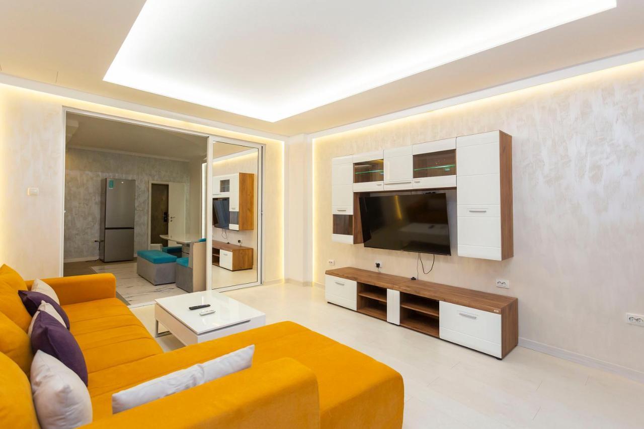 Central Vitosha Apartment Sofia Bagian luar foto