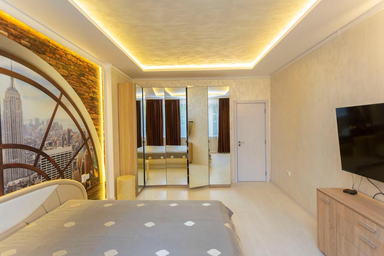 Central Vitosha Apartment Sofia Bagian luar foto